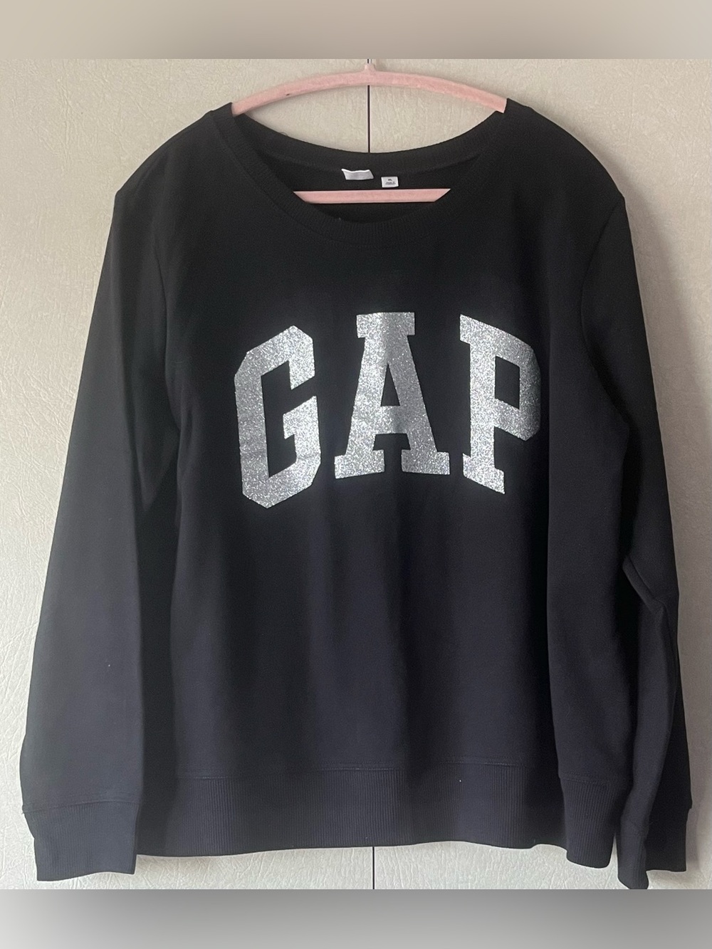 Black/ Silver Gap Sweatshirt, NWOT Size XL